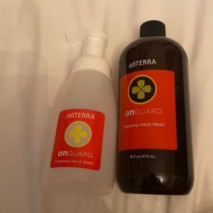 doTERRA On Guard Foaming Hand Wash/dispenser